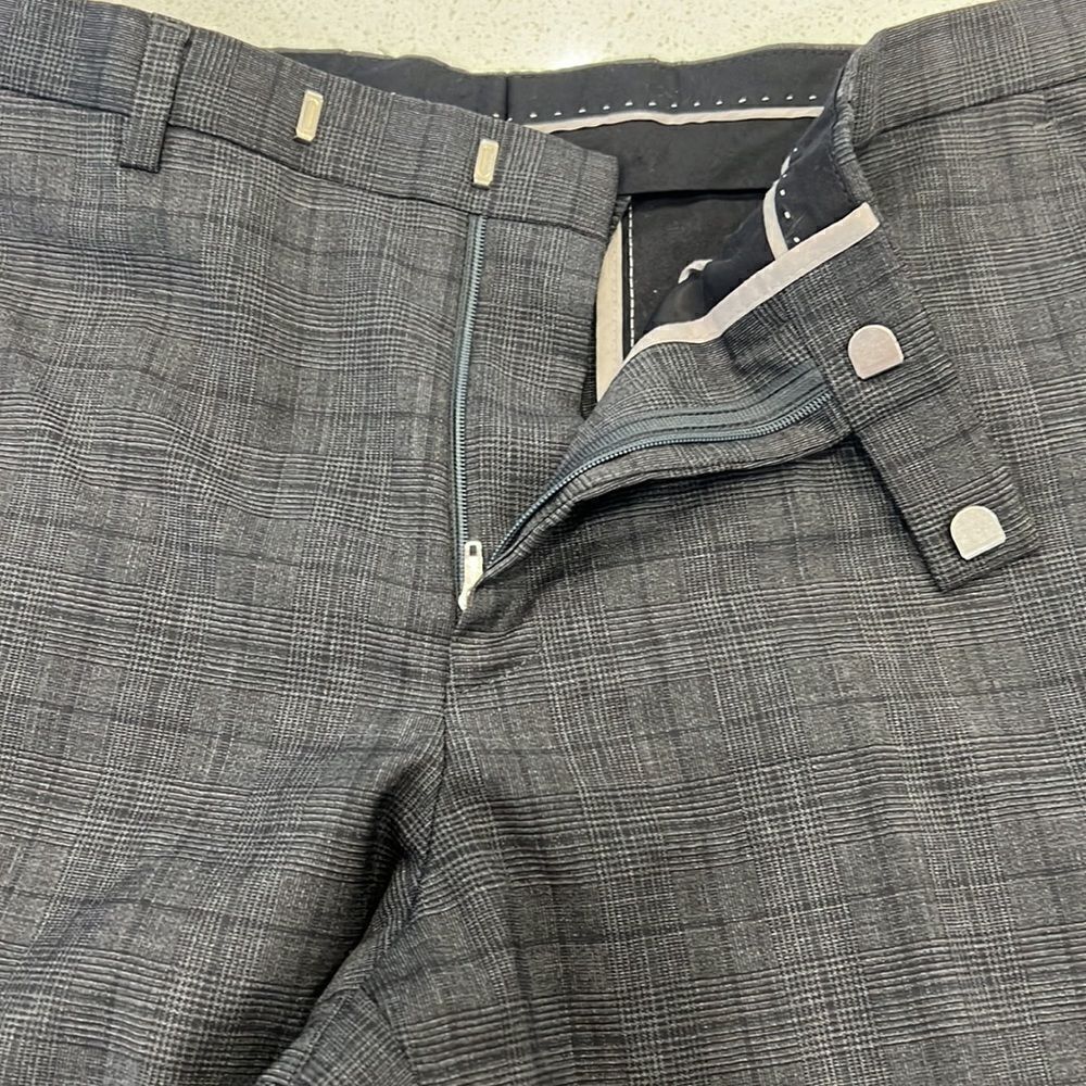Hugo Boss Suit - Picture 4 of 16